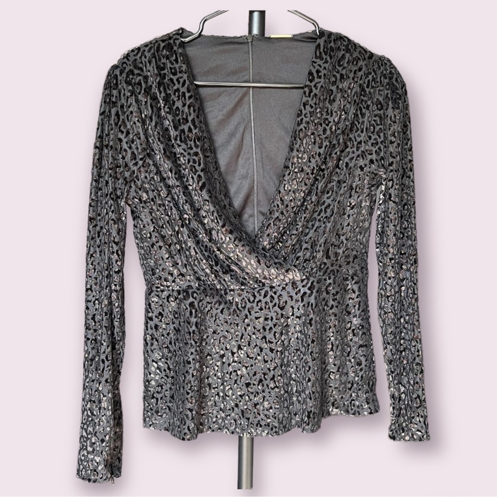 Elie Tahari Black and Gray Leopard lined wrap style Blouse exquisite Zip Up
